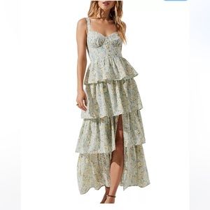 ASTR the Label- midsummer floral dress